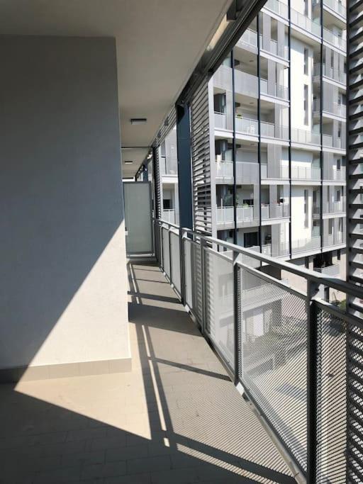 Luxury 3 Bedroom Apartment 100 Mq Next To Rho Fiera And San Siro Milão Exterior foto